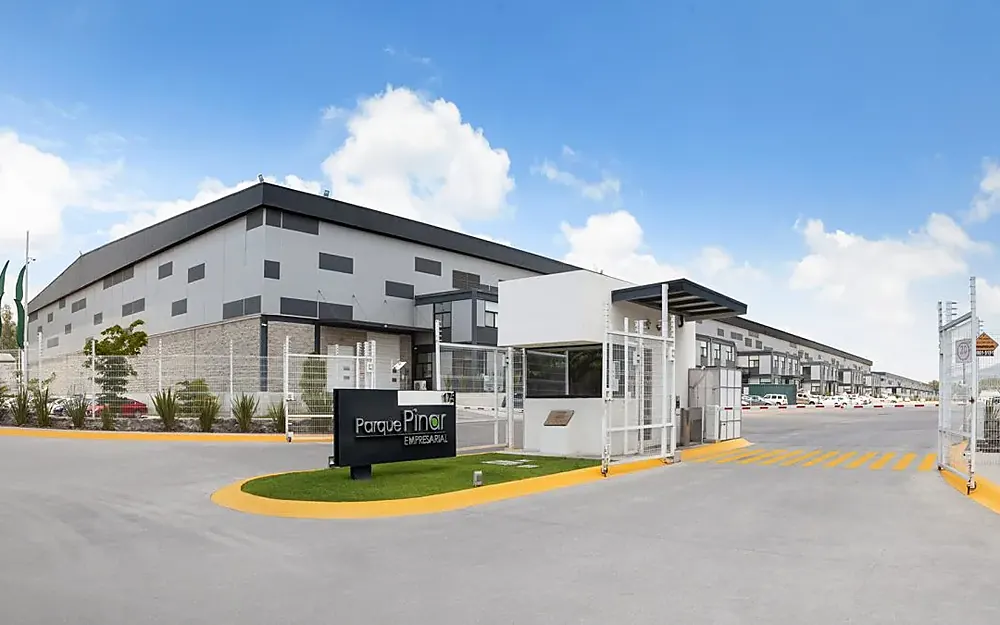Acceso a Parque Pinar Empresarial